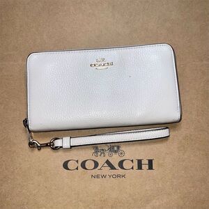 COACH Leather Phone Wallet Zip-Around Ivory Color w Gold Hardware AUTHENTIC